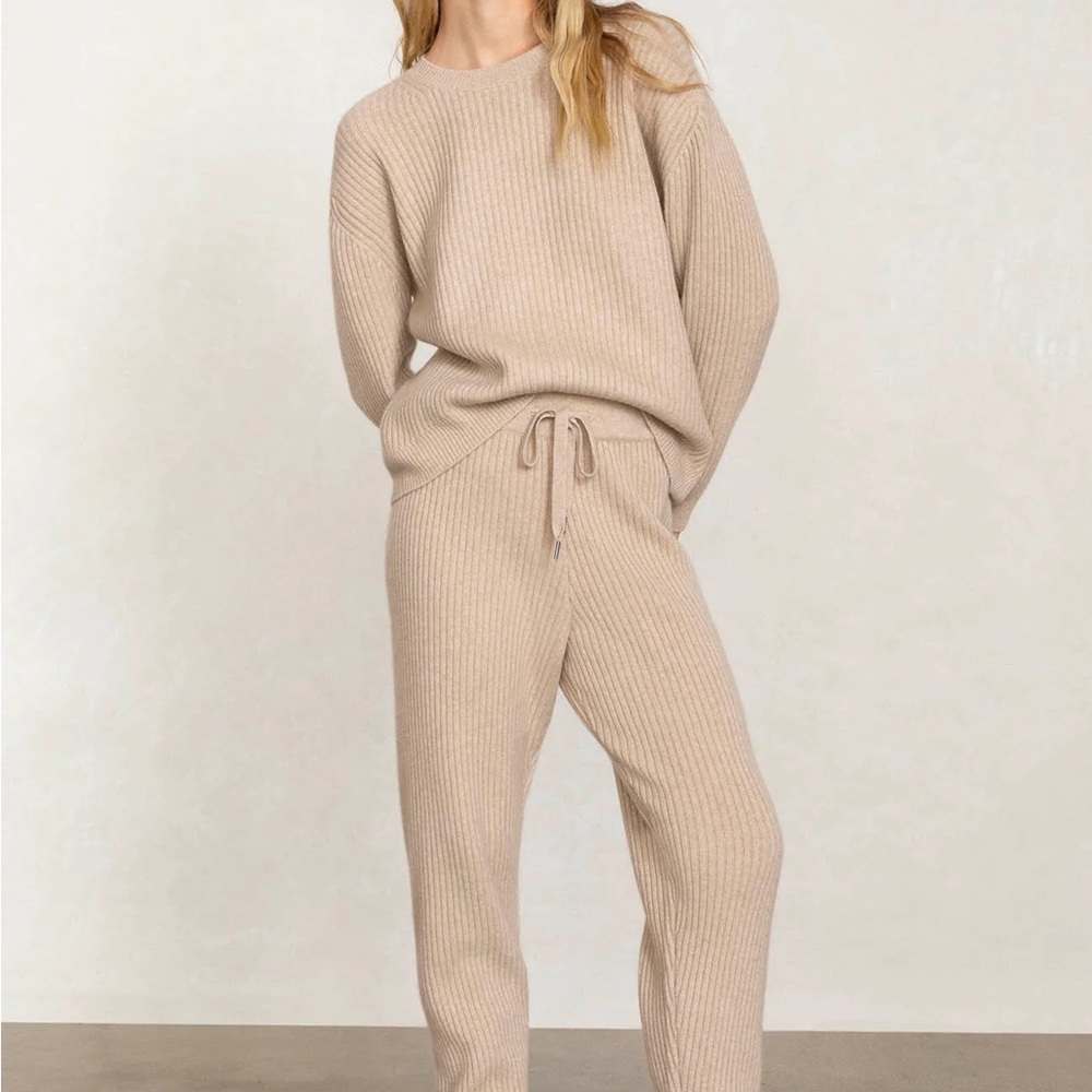 Naked cashmere

CAMPBELL RIBBED CREWNECK CASHMERE SWEATER